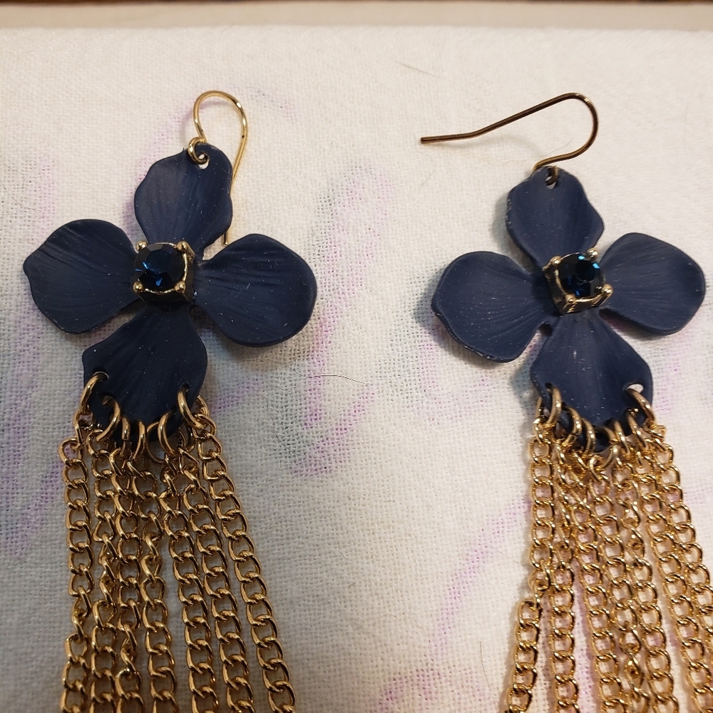 Beautiful BOHO Style Blue Flower Pierced Earrings with Dangles